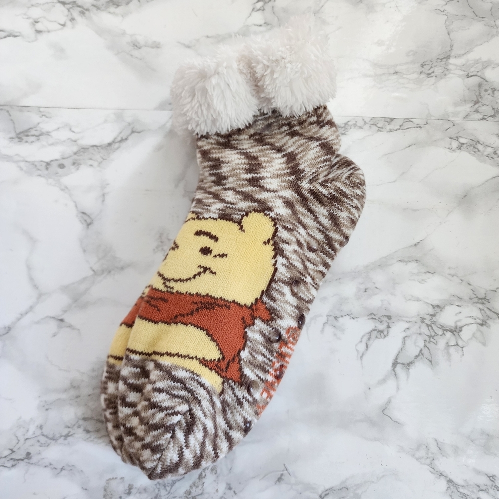 Winnie the Pooh Non Slip Slipper Socks Women’s Shoe Size 4-10 Soft Knit NEW